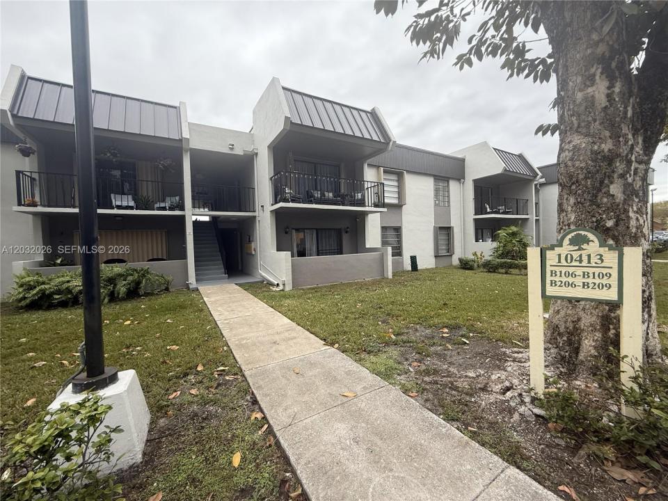 10413 N Kendall Dr B208, Miami, Florida 33176, USA