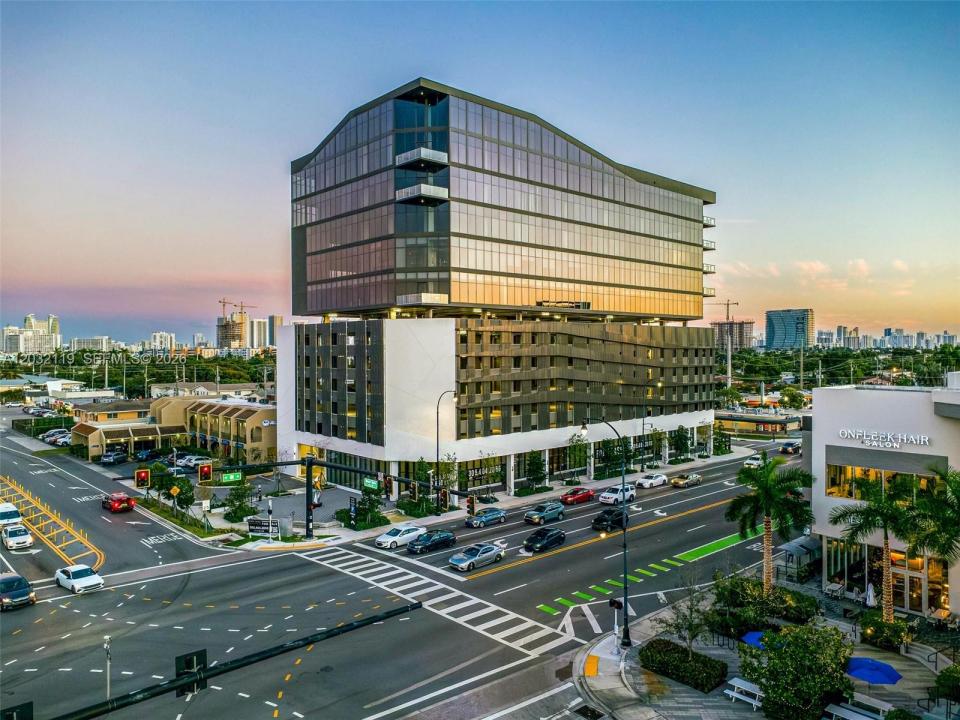 801 N Federal Hwy 1105, Hallandale Beach, Florida 33009, Stati Uniti