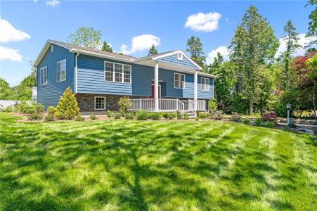 4 Shore Road, Westerly, Rhode Island 02891, USA