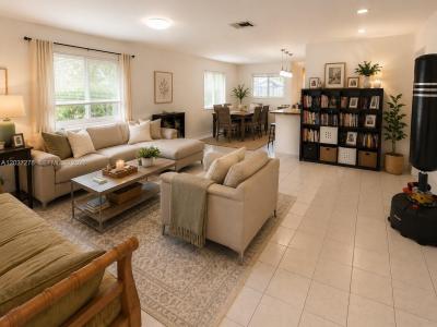 901 NE 2nd St, Hallandale Beach, Florida 33009, USA