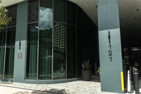 121 NE 5th St 1012A, Miami, Florida 33132, USA