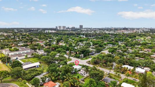 1695 NE 160th St, North Miami Beach, Florida 33162, USA