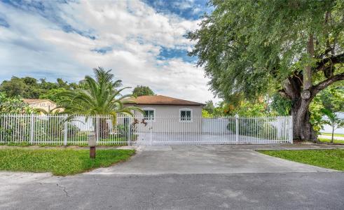 1507 NW 100th St, Miami, Florida 33147, USA