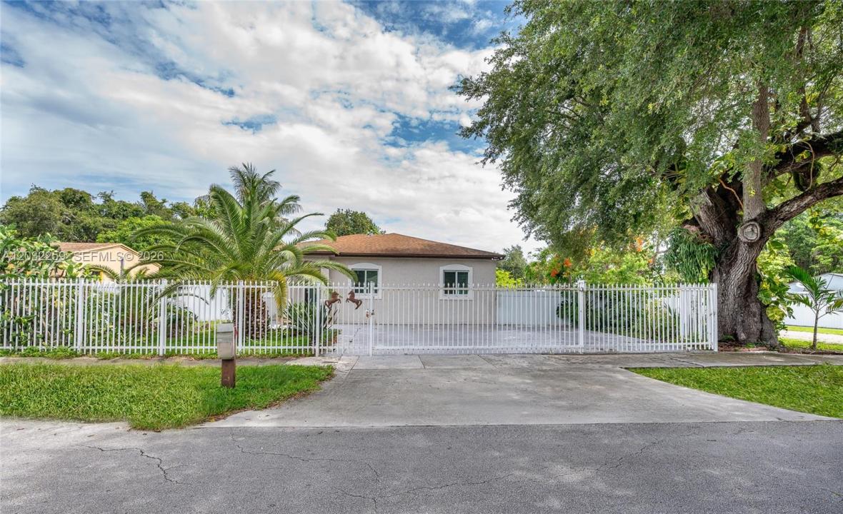 1507 NW 100th St, Miami, Floride 33147, États-Unis