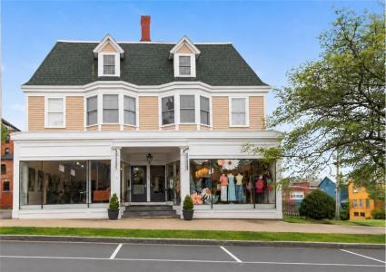 18 State Street 5, Bristol, Rhode Island 02809, USA