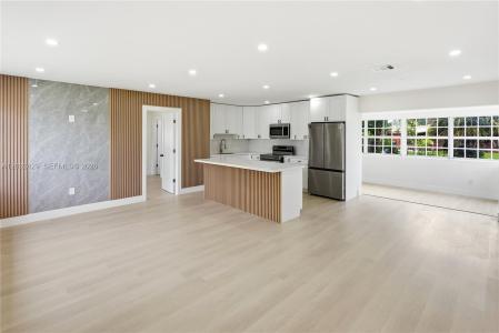 701 NW 176th Ter, Miami Gardens, Florida 33169, USA