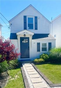 67 Cedar Avenue, Portsmouth, Rhode Island 02871, USA