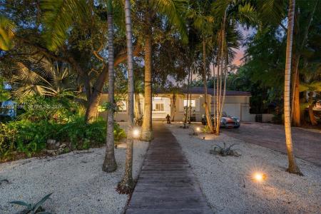 1160 NE 100th St, Miami Shores, Florida 33138, USA