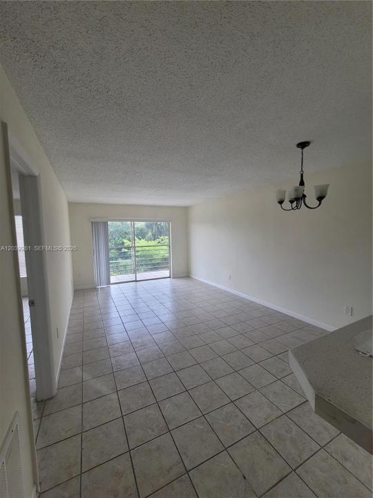 2800 NW 56th Ave E401, Lauderhill, Floride 33313, États-Unis