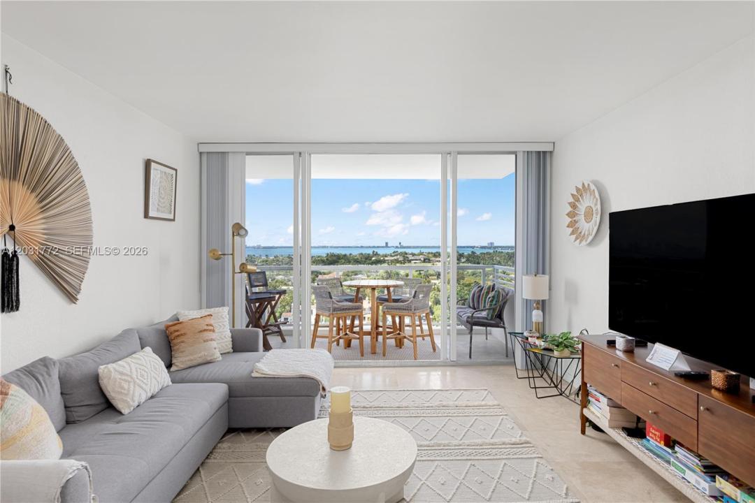 5600 Collins Ave 14R, Miami Beach, Florida 33140, USA