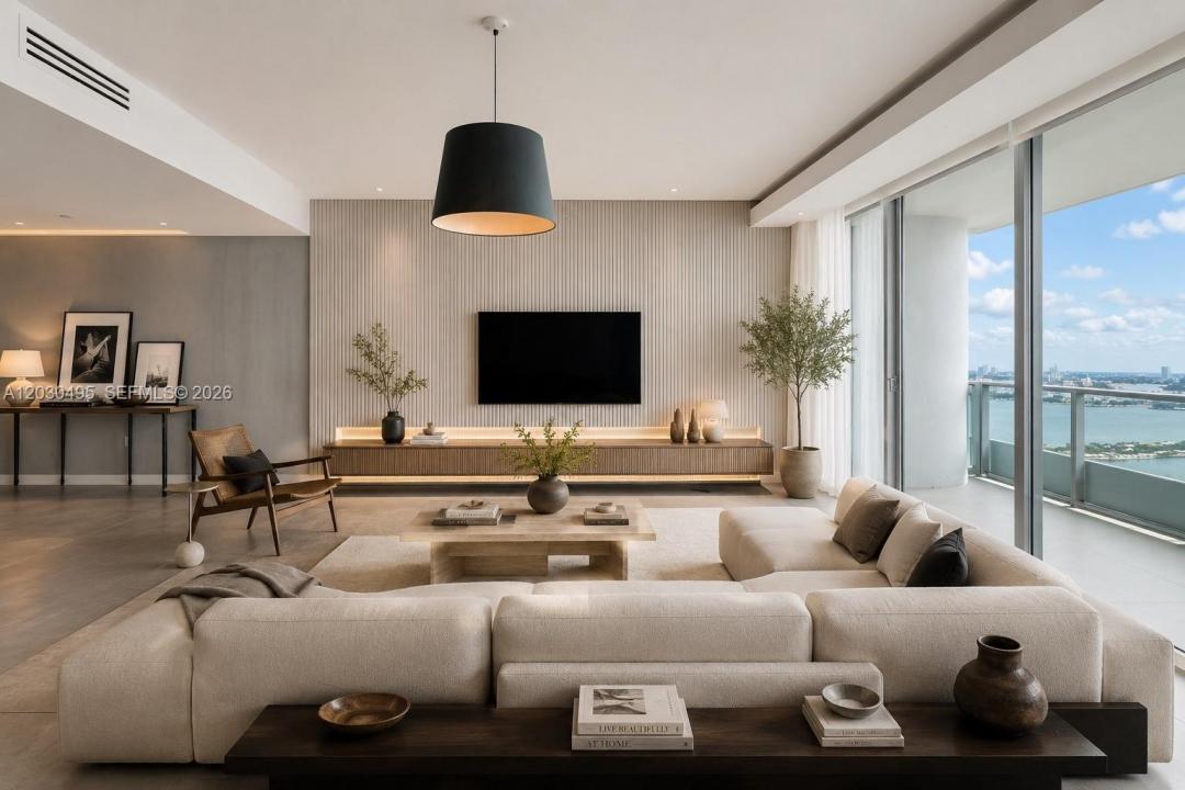 900 Biscayne Blvd PH6205, Miami, Florida 33132, USA