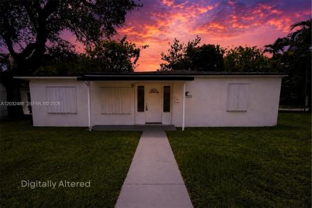 14215 NE 9th Ave 14215, North Miami, Florida 33161, USA
