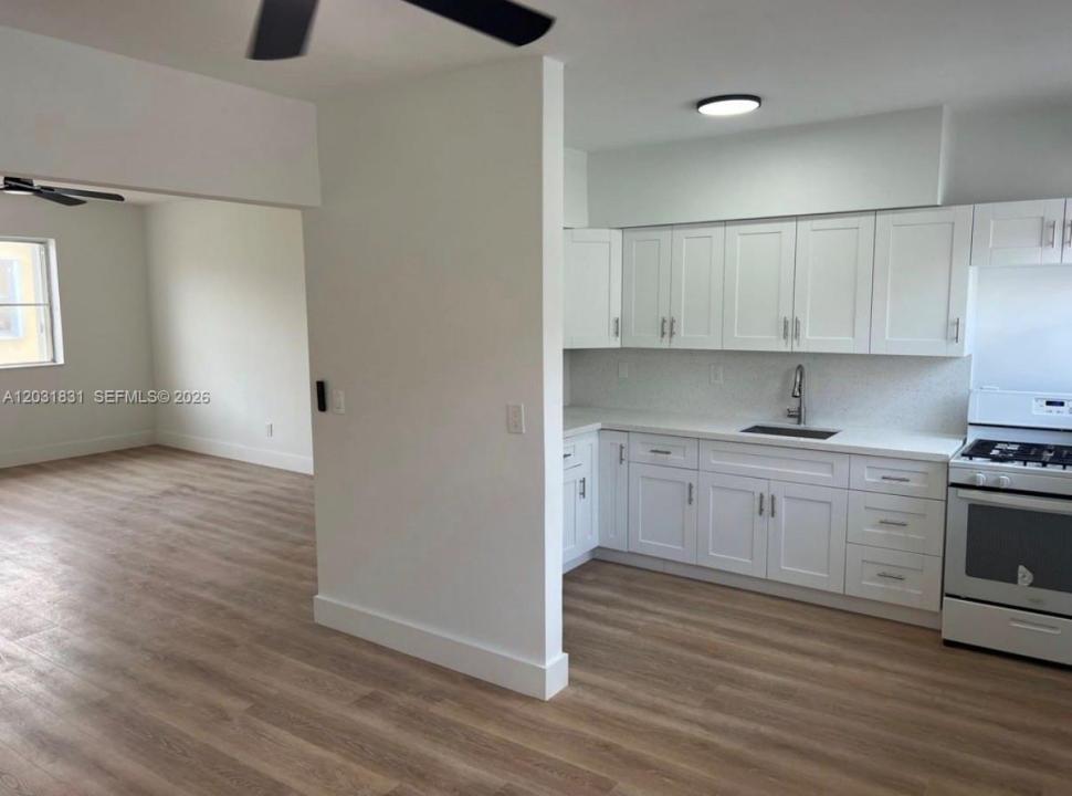 7730 Byron Ave 4, Miami Beach, Floride 33141, États-Unis