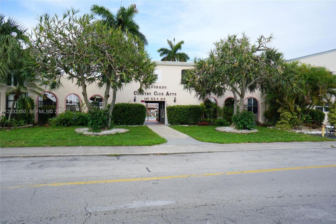 160 NE 8th Ave 25A, Hallandale Beach, Florida 33009, USA