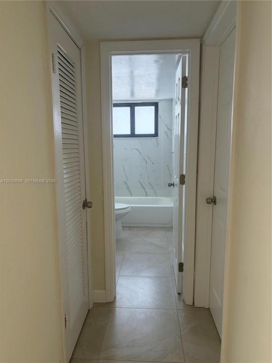 65 W 13th St 4, Hialeah, Florida 33010, Stati Uniti