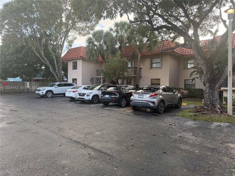 15718 E Waterside Cir 102, Sunrise, Floride 33326, États-Unis