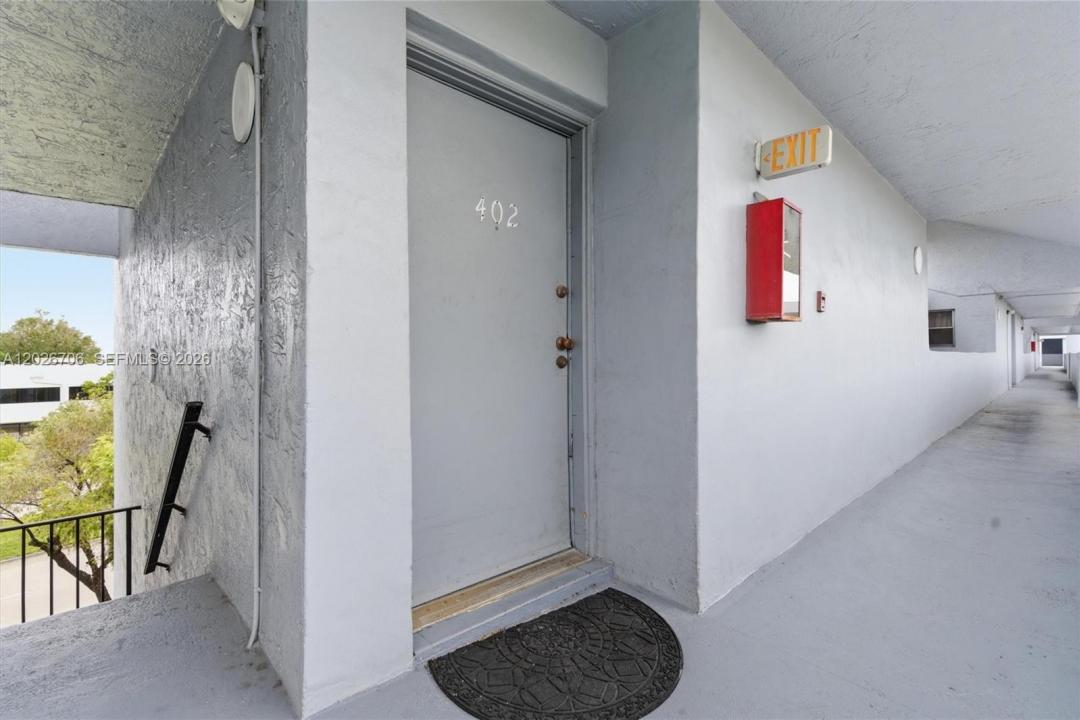 210 Fontainebleau Blvd 402, Miami, Florida 33172, Stati Uniti