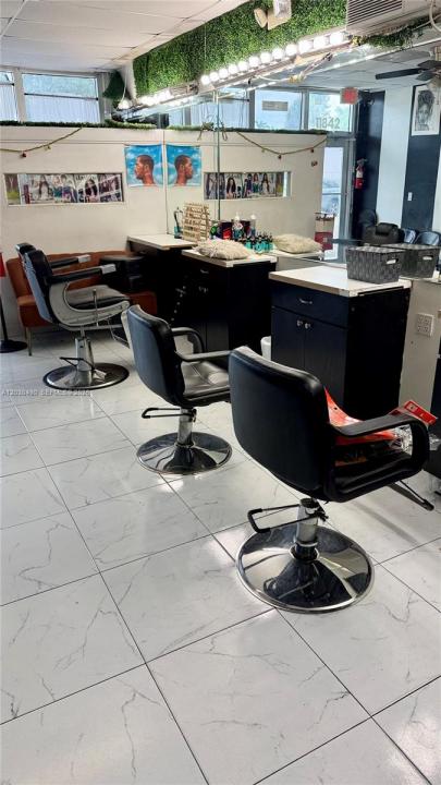 11842 W Dixie Hwy, Miami, Floride 33161, États-Unis