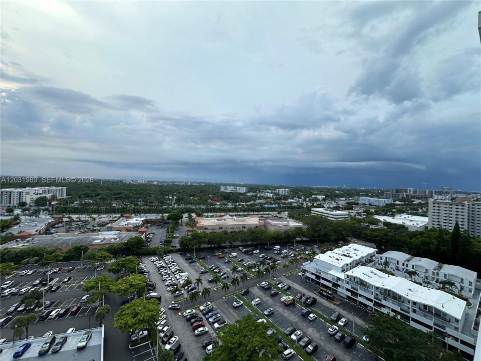 18051 Biscayne Blvd PH05, Aventura, Florida 33160, USA