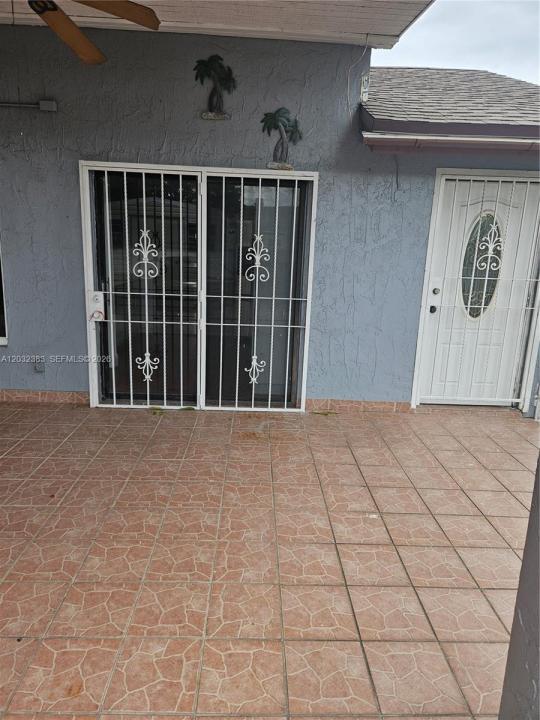 9890 NW 80th Pl 2122, Hialeah Gardens, Florida 33016, Estados Unidos