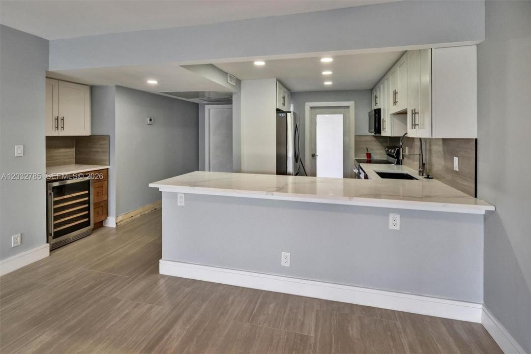 2940 N Course Dr 311, Pompano Beach, Florida 33069, Stati Uniti