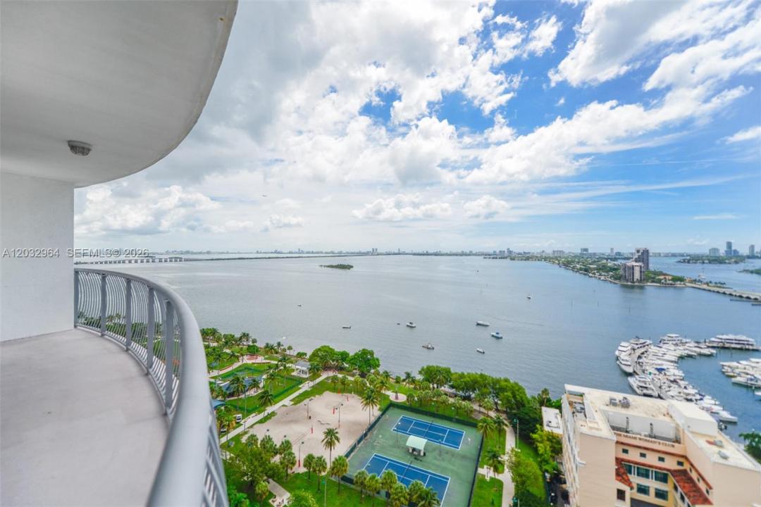 1750 N Bayshore Dr 2402, Miami, Florida 33132, Stati Uniti