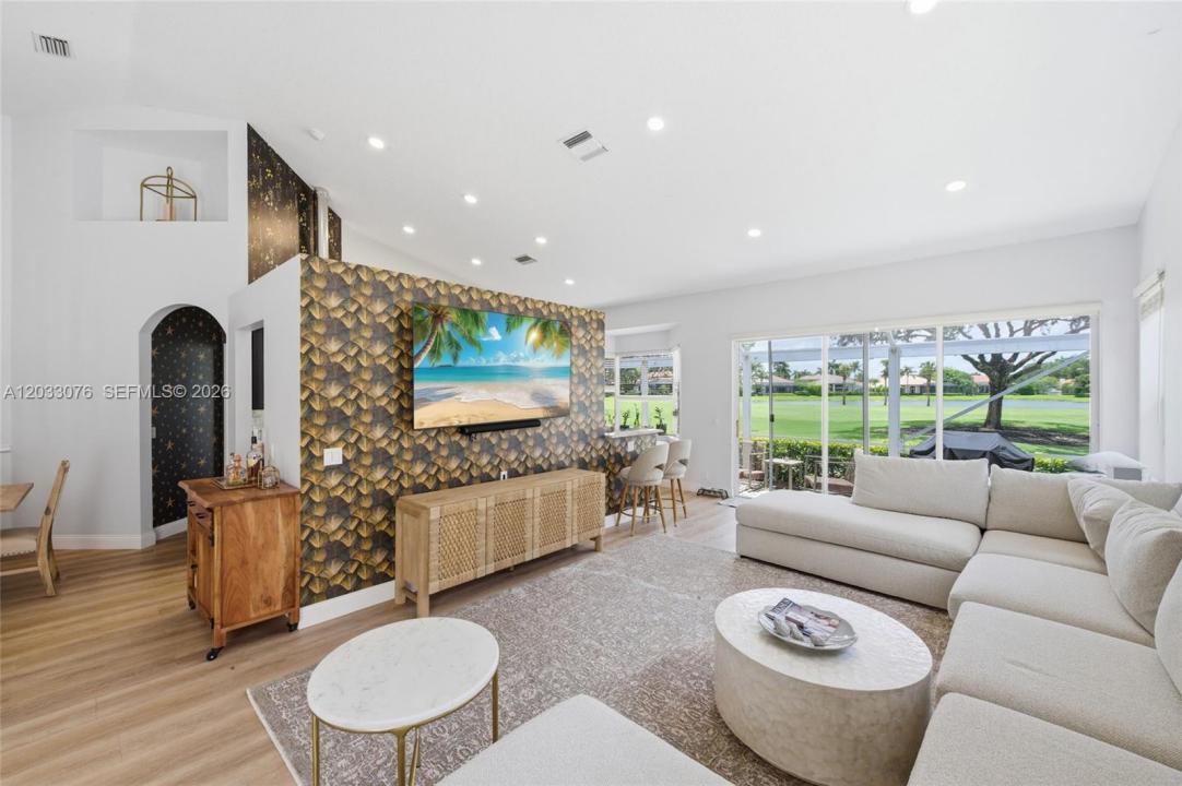 8141 Sandpiper Way, West Palm Beach, Florida 33412