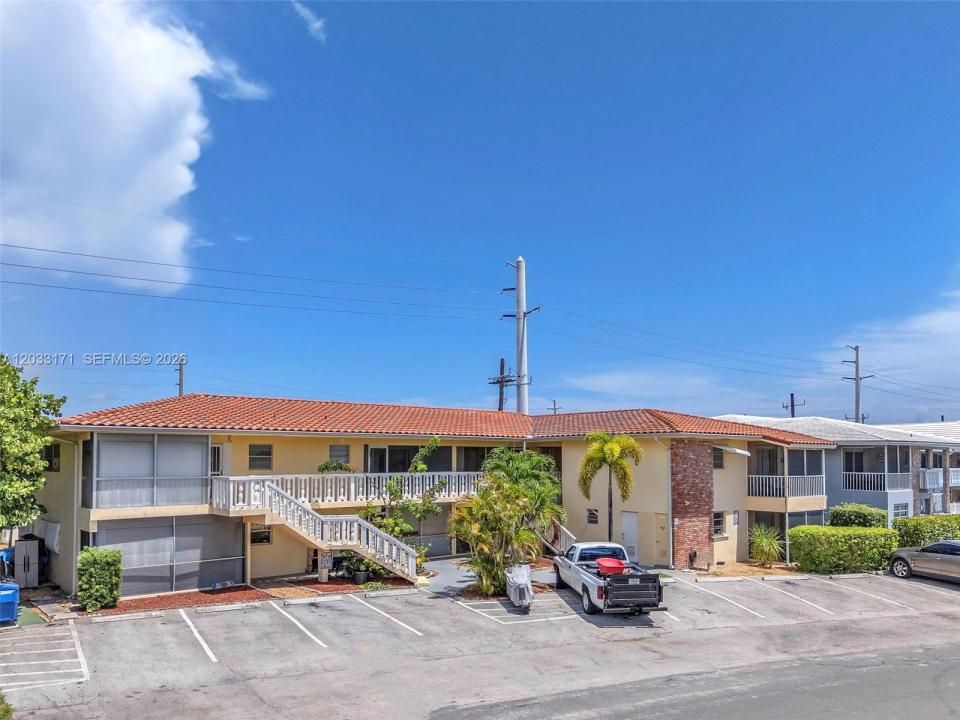 2101 NE 68th St 202, Fort Lauderdale, Florida 33308, USA