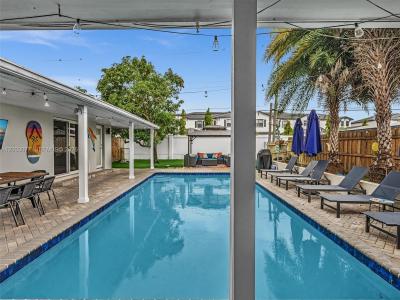 5021 SW 29th Ter, Dania Beach, Florida 33312, USA