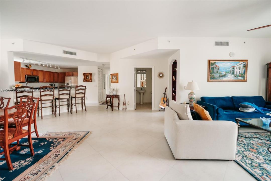 8390 SW 72nd Ave 707, Miami, Floride 33143, États-Unis