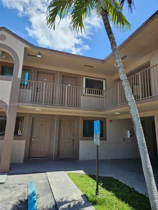 2348 W 56th St 19, Hialeah, Florida 33016, Amerika Birleşik Devletleri