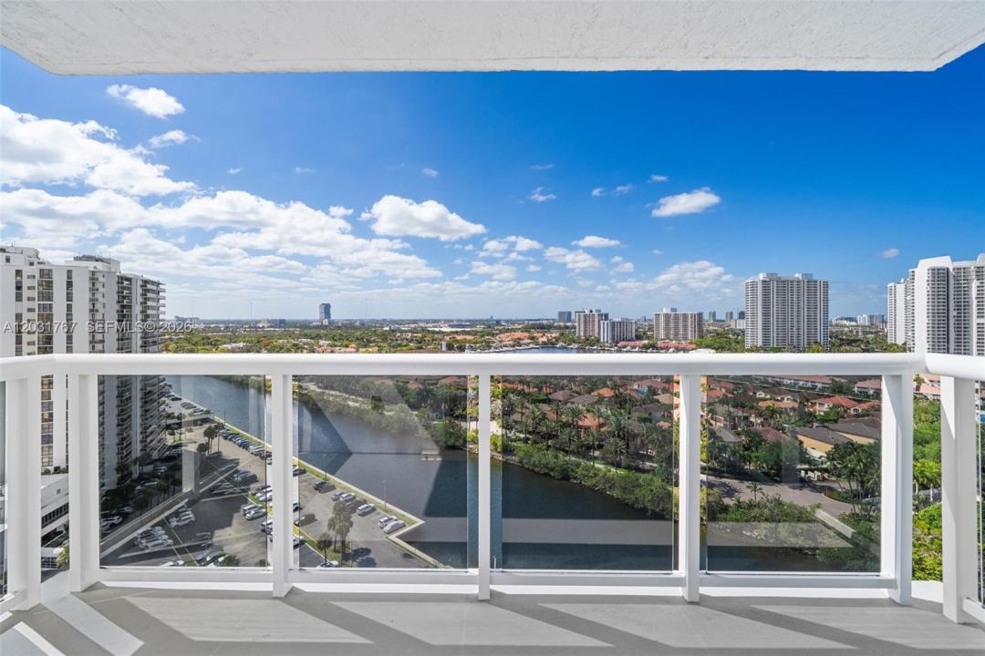 20505 E Country Club Dr 1938, Aventura, Floride 33180, États-Unis