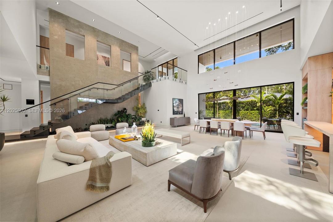 7895 SW 52nd Ct, Miami, Florida 33143, USA