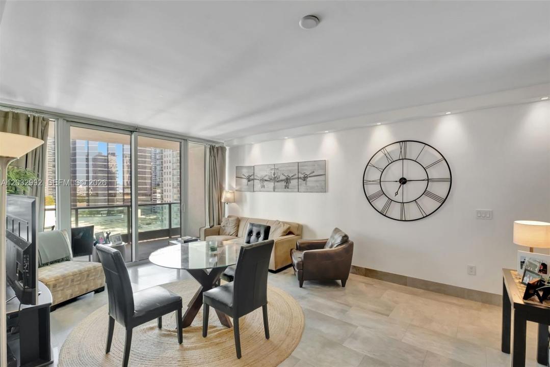 1331 Brickell Bay Dr 1504, Miami, Florida 33131, Stati Uniti