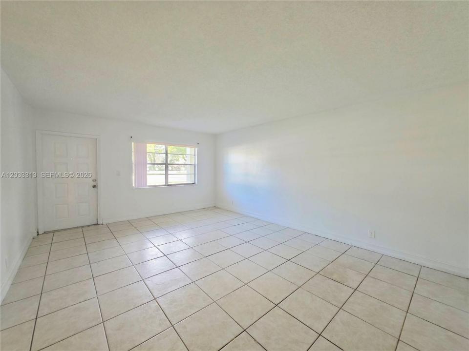 4160 NW 21st St 124D, Lauderhill, Florida 33313, Stati Uniti