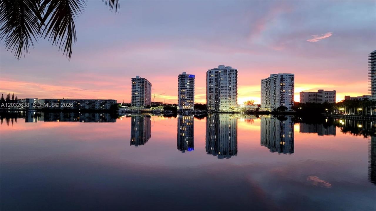 18151 NE 31st Ct 217, Aventura, Floride 33160, États-Unis