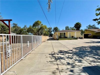 Malaga Street, Fontana, Californie 92336, États-Unis
