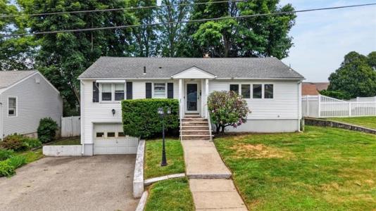 165 Salem Avenue, Cranston, Rhode Island 02920, USA