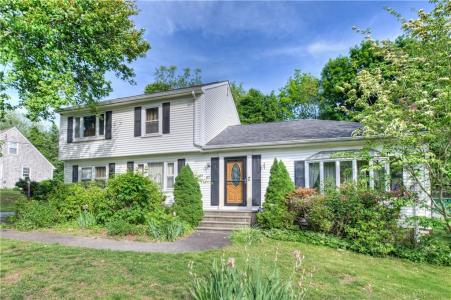 117 Bulgarmarsh Road, Tiverton, Rhode Island 02878, USA
