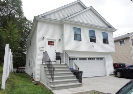 12 Thomas Avenue, Pawtucket, Rhode Island 02860, USA