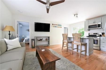 46 Maple Street, South Kingstown, Rhode Island 02879, USA