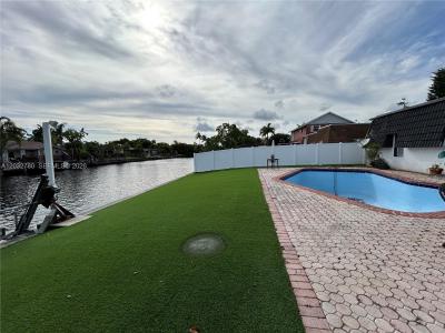 1772 NW 36th Ct, Oakland Park, Florida 33309, USA