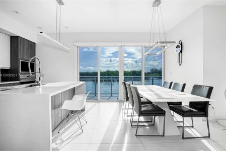 Hollywood, Florida 33019, USA