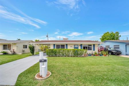 2708 NW 51st Pl, Tamarac, Florida 33309, USA