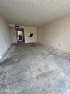8325 Sunrise Lakes Blvd 112, Sunrise, Florida 33322, USA