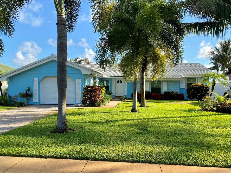 1867 Tudor Road, North Palm Beach, Florida 33408, USA
