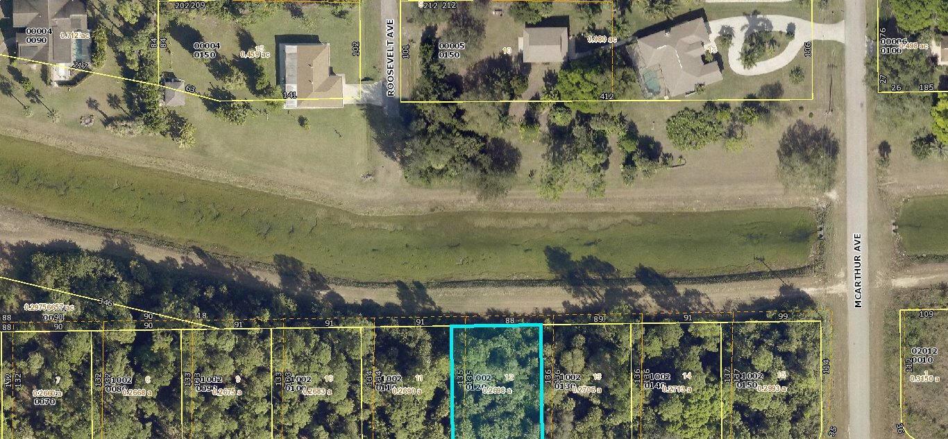 935 Asther E Street, Lehigh Acres, Floride 33974, États-Unis