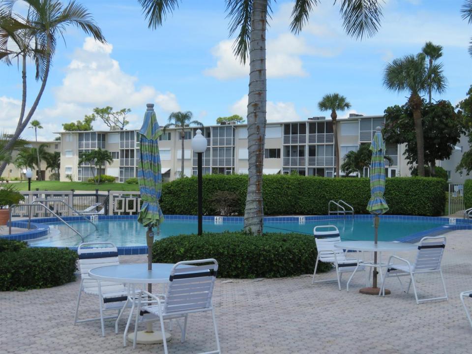 2682 Garden S Drive 301, Lake Worth, Florida 33461, USA