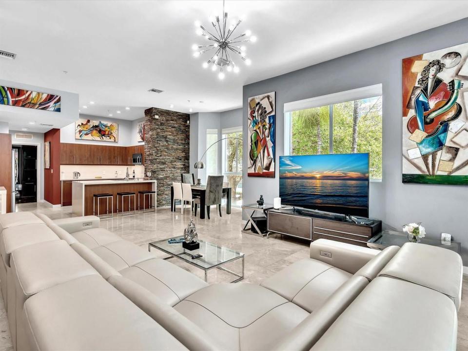 733 NE 4th Avenue 733, Fort Lauderdale, Florida 33304, Stati Uniti