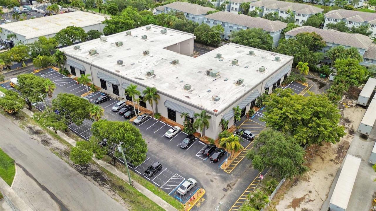 3698 NW 15th Street, Lauderhill, Florida 33311, USA